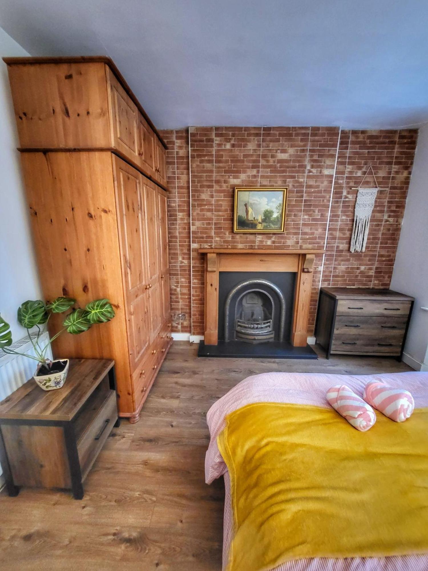 The Magnolia - 5 Bed Victorian